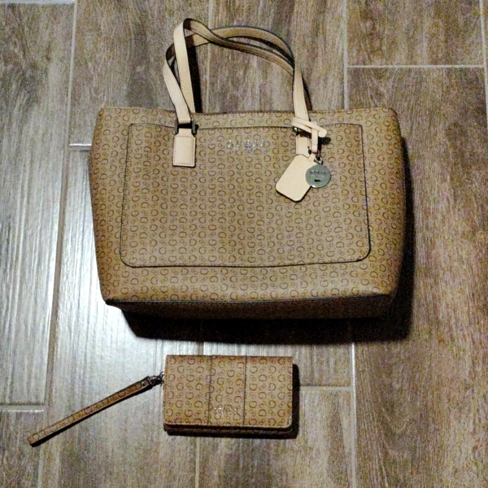Guess purse and wallet - gently used